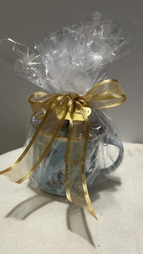 خدمة رمزية ( تغليف الهدايا لأحبابك ) حتى لو أوقية...