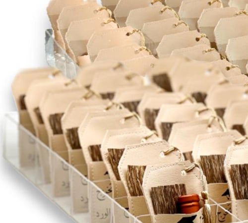 توزيعات من العود الفاخر و المسك الأصلي للمناسبات