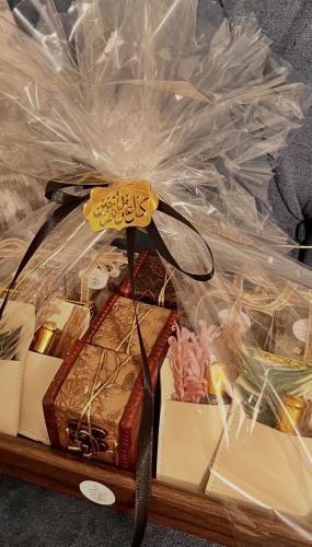 Wooden box with two sizes for gifts and elegant distributions