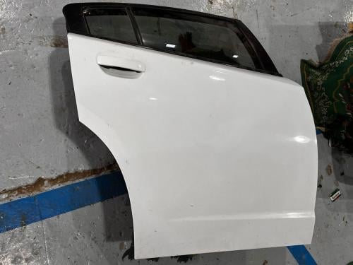 باب خلفي يمين تشارجر أصلي وكالة 2017