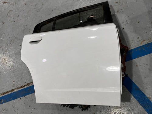 باب خلفي يمين تشارجر أصلي وكالة 2017