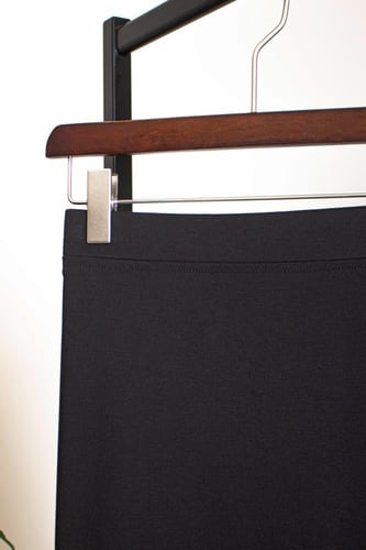 تنورة نسائي بتصميم كلاسيكي سادة