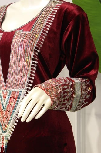 جلابية عسيري مخمل عودي فاخر وتطريز يدوي مرصّع بالك...