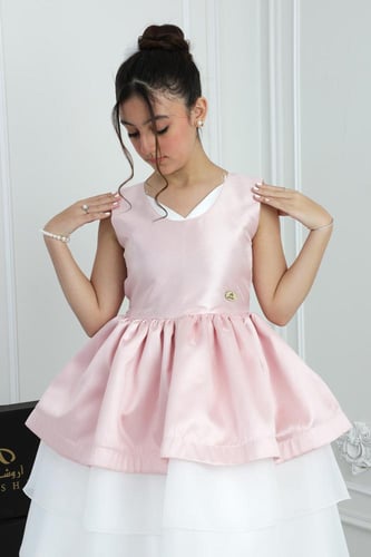 فستان سن محير طبقات أورجينزا أوف وايت