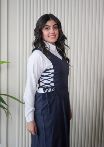 مريول الثانوية مخصر من الجوانب