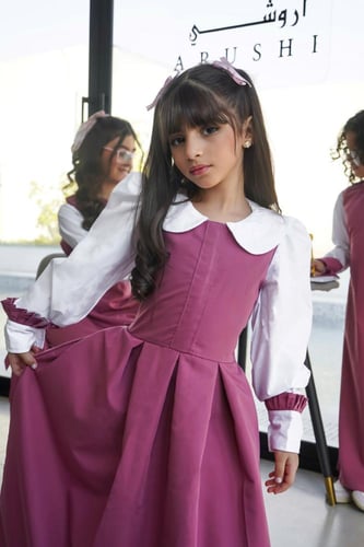 مريول بناتي مدرسي ابتدائي كسرات على الاكمام