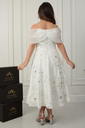 فستان ليان أوف شولدر راقي .. فستان السن المحير