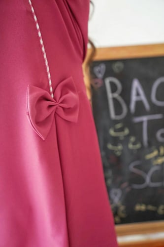 مريول بناتي للابتدائية بلوزة مقلم