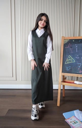 مريول بناتي متوسطة سادة