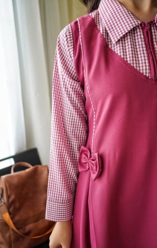 مريول بناتي للابتدائية بلوزة مقلم