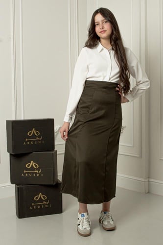 مريول طقم بلوزة وتنورة زيتي جيوب جانبية