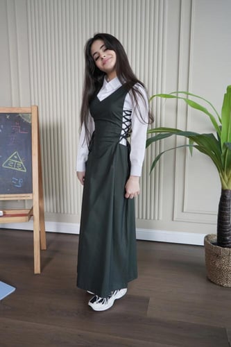 مريول المتوسطة مخصر من الجوانب