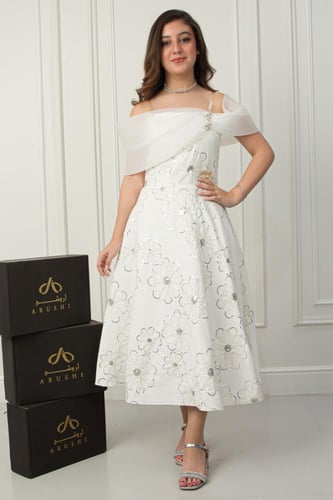 فستان ليان أوف شولدر راقي .. فستان السن المحير