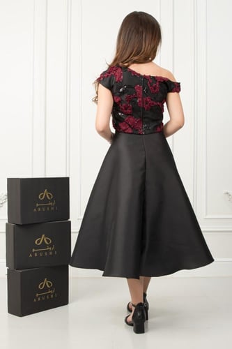 طقم سلمى بلوزة وتنورة ميكادو فاخر .. للسن المحير