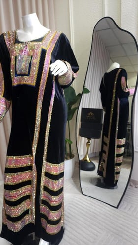 جلابية عسيري مخمل مرصعة بالكريستال اللامع