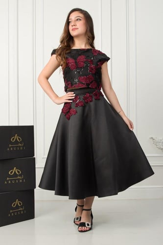 طقم سلمى بلوزة وتنورة ميكادو فاخر .. للسن المحير