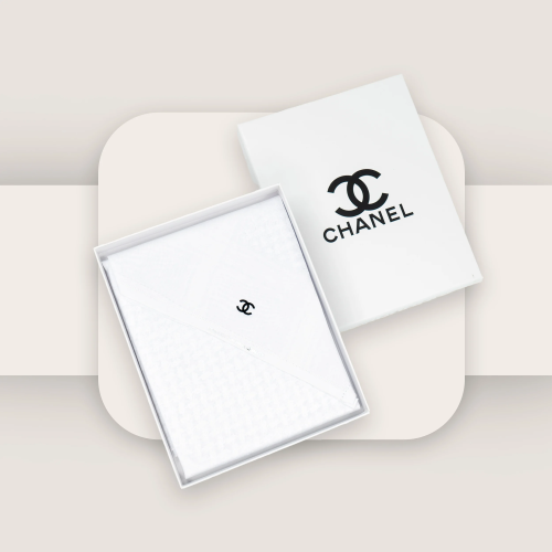 شماغ شانيل ابيض