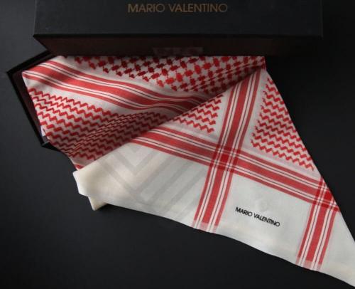 شماغ فالنتينو شتوي أحمر بيج SVBM2