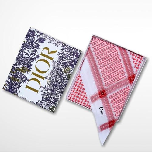 شماغ ديور انجليزي