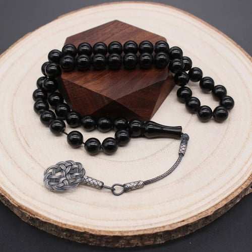 سبحة مسكي سوداء براقة حجم خرزة متوسط مع طربزونة فض...