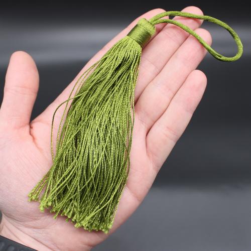 شرابة حرير بلون أخضر عشبي ,طول 18cm