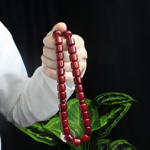 سبحة مسكي كرزي بلمسة أثرية و خرز اسطواني كبير