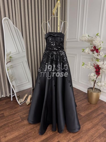 فستان منفوش