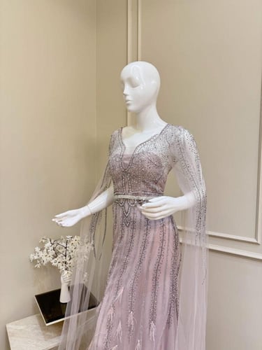 فستان سهرة مطرز