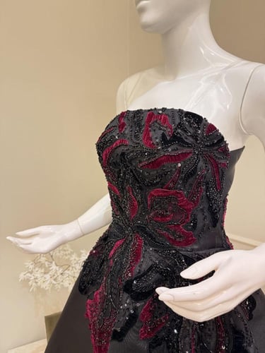 فستان سهرة مطرز كلفة مخمل