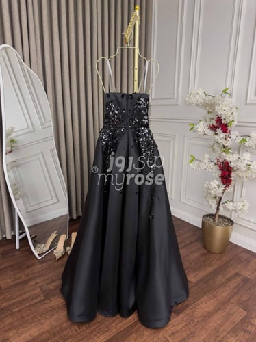 فستان منفوش