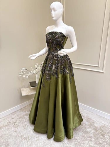 فستان سهرة مطرز