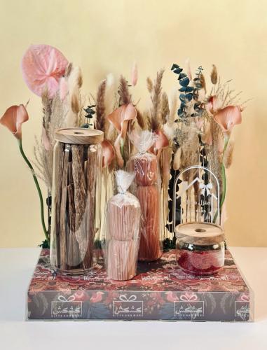 هدية المنزل عود وزعفران وشموع