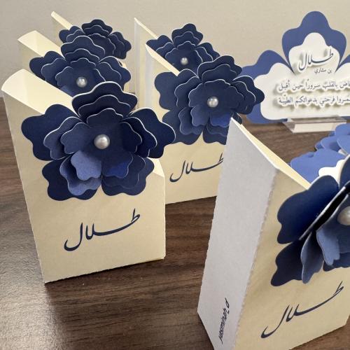 منديل جيب مع ورده ملونه