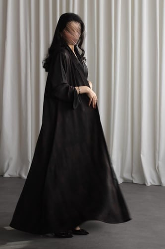 عباية كلوش حرير مغسول ( إمكانية تغيير القصه حسب ال...