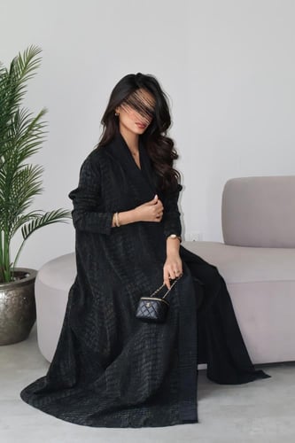 46 عباية نص كلوش حرير مغسول تركي