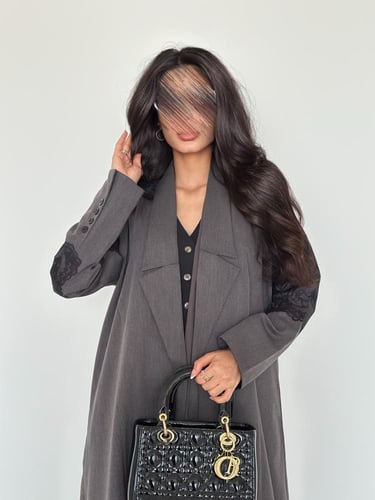 عباية بليزر نصف كلوش مع تداخل دانتيل فرنسي