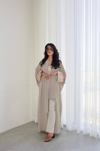 عباية نص بشت كريب كوري