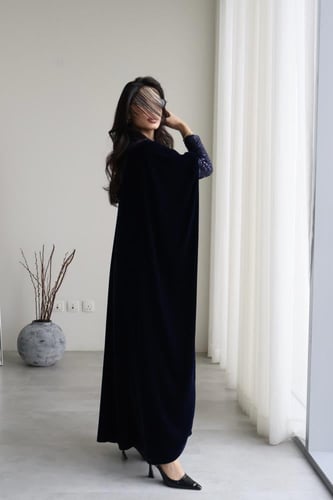 44 عبايه نص بشت مخمل كوري