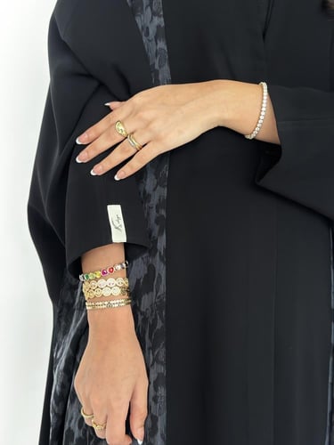 عباية نصف بشت كريب ياباني اسود فاحم مع تداخل كريب...