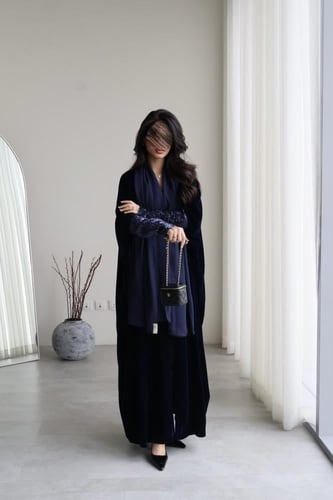 44 عبايه نص بشت مخمل كوري