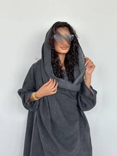 25 عباية نصف كلوش دبل فيس لامعة ومتموجة مع طرحة وف...