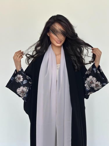 عباية نص بشت كريب كوري