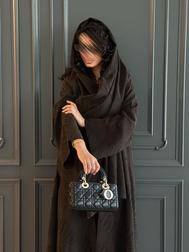 عباية نصف كلوش لنن مع طرحة من نفس الخامه( متوفر ال...