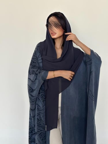 عباية بشت حرير مغسول تركي. إمكانية تغيير القصه إلى...