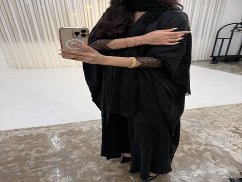 58 عباية نص بشت حرير مغسول تركي اسود مع تداخل دانت...