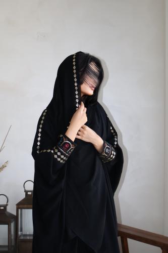 47 عباية نصف بشت كريب كوري مع تداخل تطريز وشك( مدة...