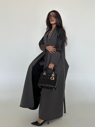 عباية بليزر نصف كلوش مع تداخل دانتيل فرنسي