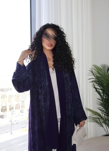 عباية نصف كلوش حرير مغسول تركي . (إمكانية تغيير ال...