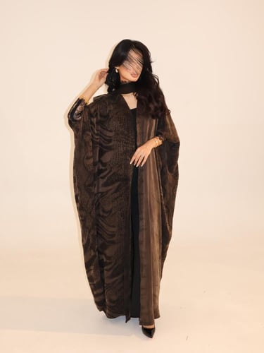 55 عباية نص بشت حرير مغسول تركي مع تداخل دانتيل فر...