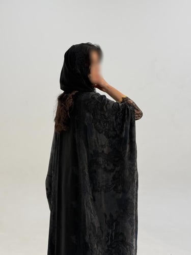 57 عباية نص بشت حرير مغسول تركي رمادي مع تداخل دان...